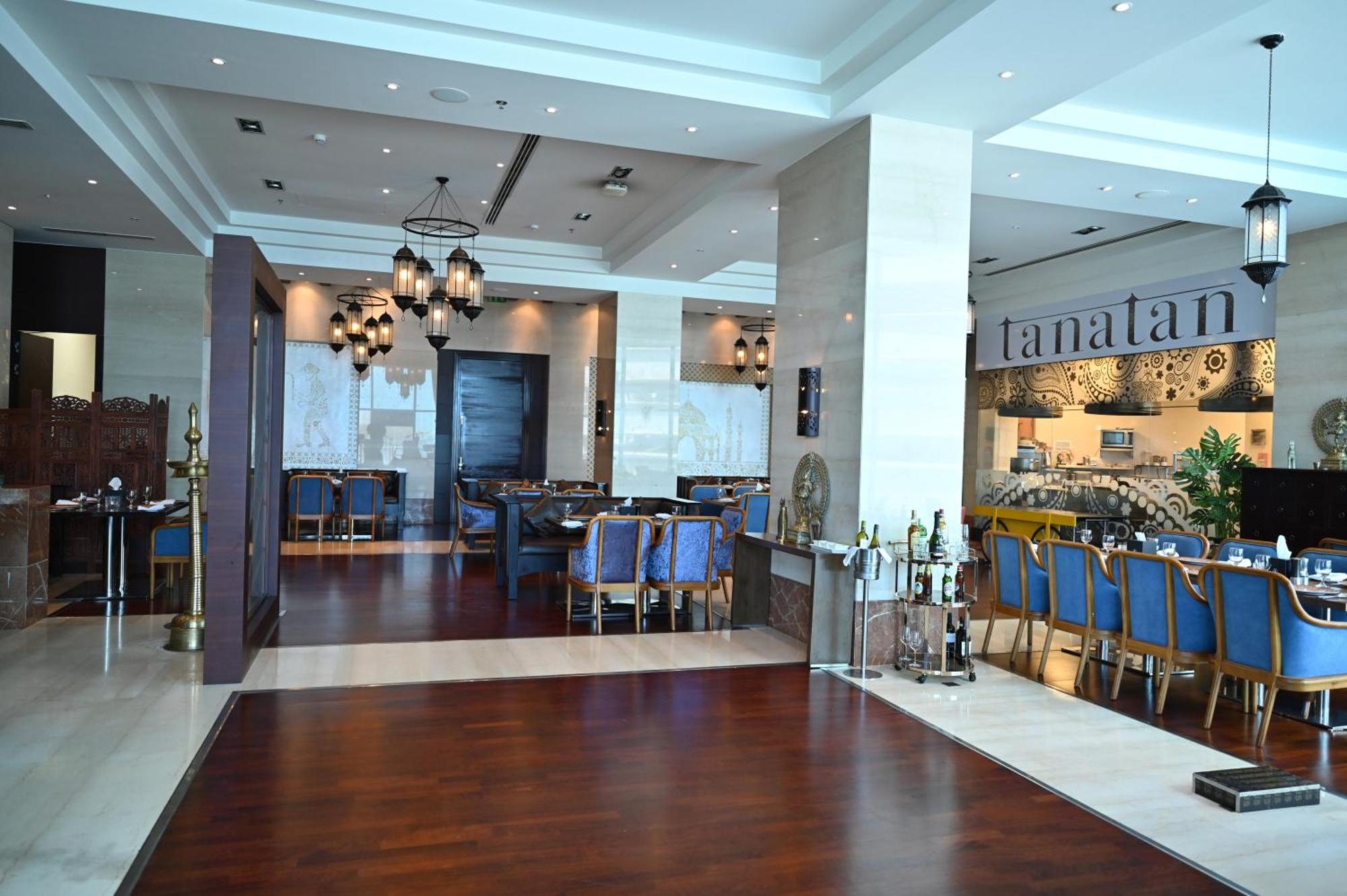 Ramee Grand Hotel And Spa Манама Экстерьер фото Restaurant
